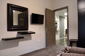 Narcissus Luxury Apt Must