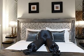 Narcissus Luxury Apt Must