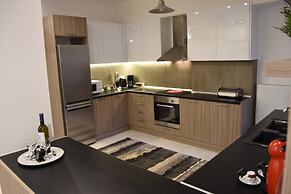 Narcissus Luxury Apt Must