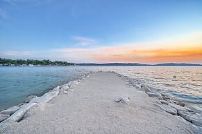 Livingstone Beach House