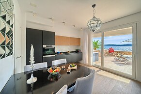 Livingstone Beach House