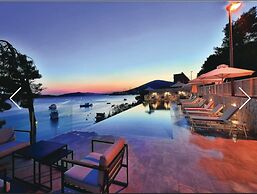 Livingstone Beach House