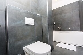 Livingstone Beach House