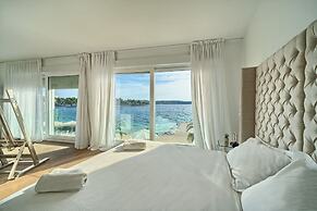 Livingstone Beach House