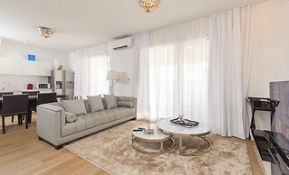 Livingstone Beach House