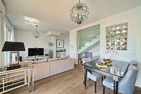 Livingstone Beach House