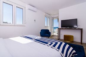 Seafront Luxury Apartments Fun