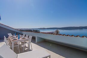 Seafront Luxury Apartments Fun