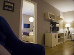 Royal Residence Chica Cure