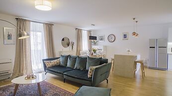 Presidential Suites Chica Cure