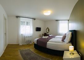 Presidential Suites Chica Cure