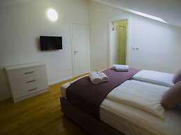 Presidential Suites Chica Cure