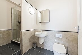 Henrietta Suites City Centre