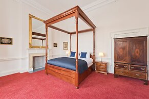 Henrietta Suites City Centre