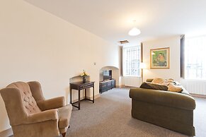 Henrietta Suites City Centre