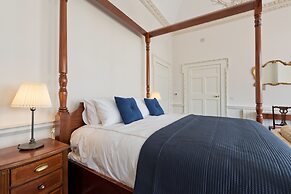 Henrietta Suites City Centre