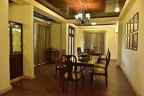 Adb Rooms The Oak Tree House