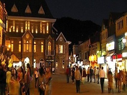 Adb Rooms The Oak Tree House