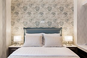 Nicholas Point Apartments and Rooms