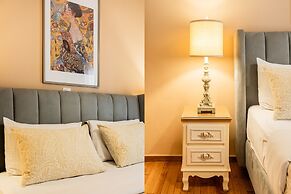 Nicholas Point Apartments and Rooms