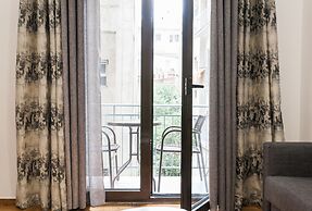 Nicholas Point Apartments and Rooms
