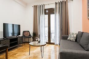 Nicholas Point Apartments and Rooms