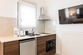 Nicholas Point Apartments and Rooms
