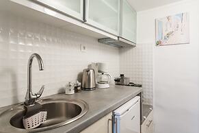 Nicholas Point Apartments and Rooms