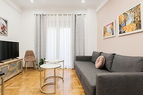 Nicholas Point Apartments and Rooms