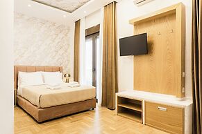 Nicholas Point Apartments and Rooms