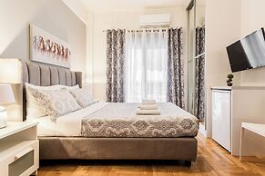 Nicholas Point Apartments and Rooms