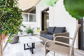 Nicholas Point Apartments and Rooms