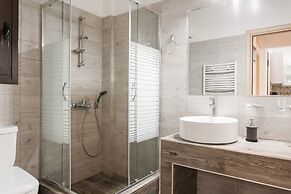 Nicholas Point Apartments and Rooms