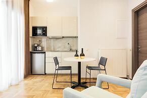 Nicholas Point Apartments and Rooms
