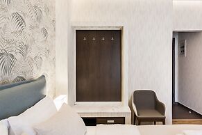 Nicholas Point Apartments and Rooms