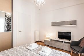 Nicholas Point Apartments and Rooms