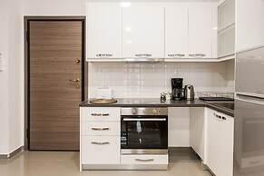 Nicholas Point Apartments and Rooms