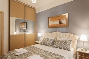 Nicholas Point Apartments and Rooms