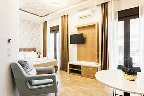 Nicholas Point Apartments and Rooms