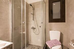 Nicholas Point Apartments and Rooms