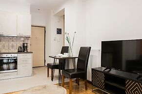 Nicholas Point Apartments and Rooms