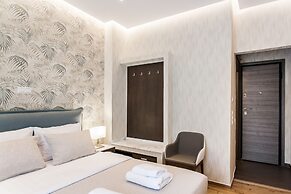 Nicholas Point Apartments and Rooms