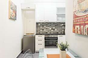 Nicholas Point Apartments and Rooms