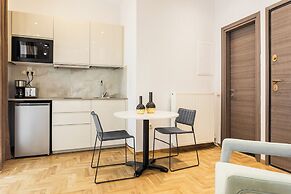Nicholas Point Apartments and Rooms