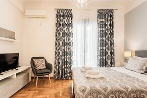 Nicholas Point Apartments and Rooms