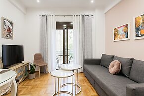 Nicholas Point Apartments and Rooms