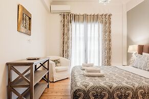 Nicholas Point Apartments and Rooms