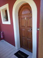 Olive Garden Studios & Apts