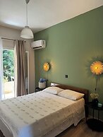 Olive Garden Studios & Apts