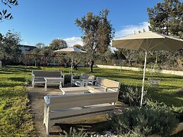 Olive Garden Studios & Apts